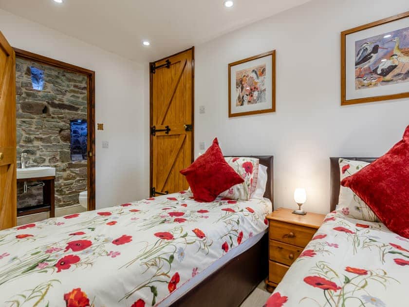 Twin bedroom | Wheelwright Barn - Bronyn Farm, Ferryside, near Carmarthen