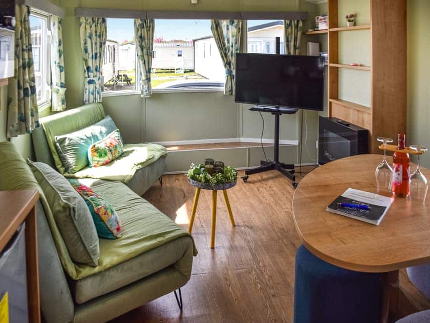Living area | Kee Holiday Home, Scratby