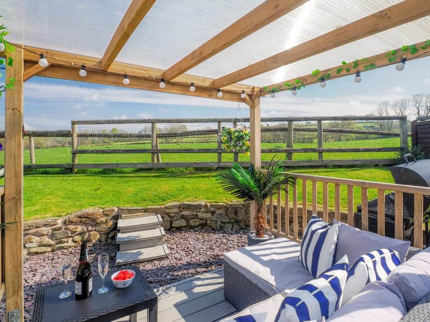 Sitting-out-area | Y Bwthyn, Talgarreg, near New Quay