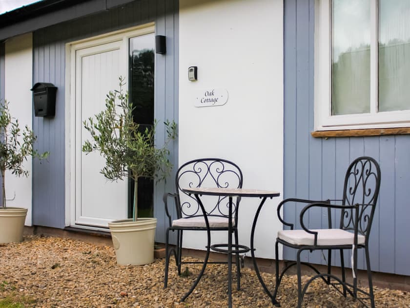 Sitting-out-area | Oak Cottage, Abergavenny