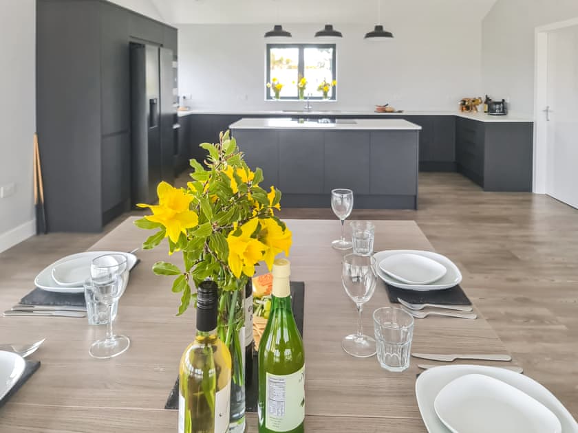 Kitchen/diner | The Bungalow - Applebarn Holidays , West Pennard, near Glastonbury