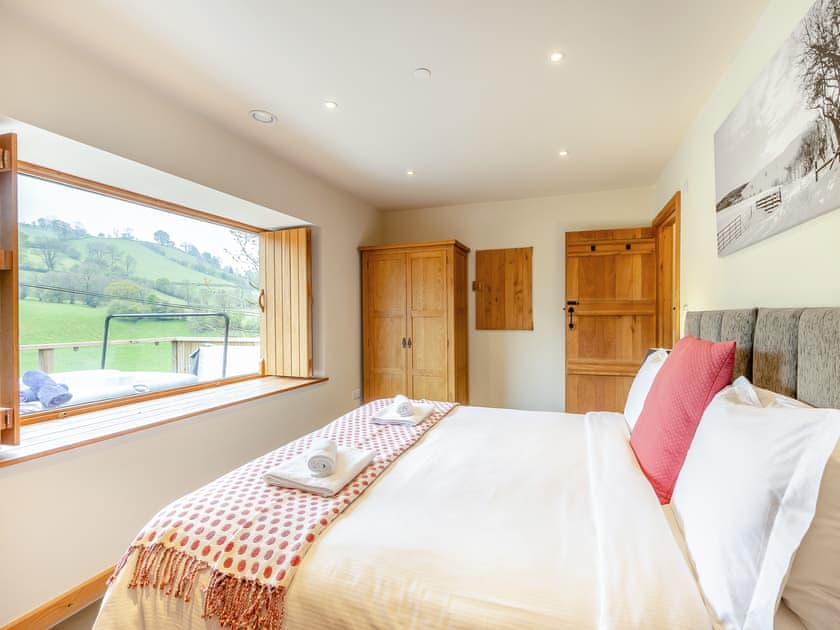 Double bedroom | Wern Ddu Cottage, Penybontfawr, near Oswestry