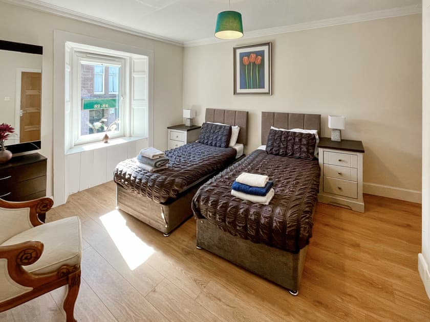 Twin bedroom | Struan House, Blairgowrie