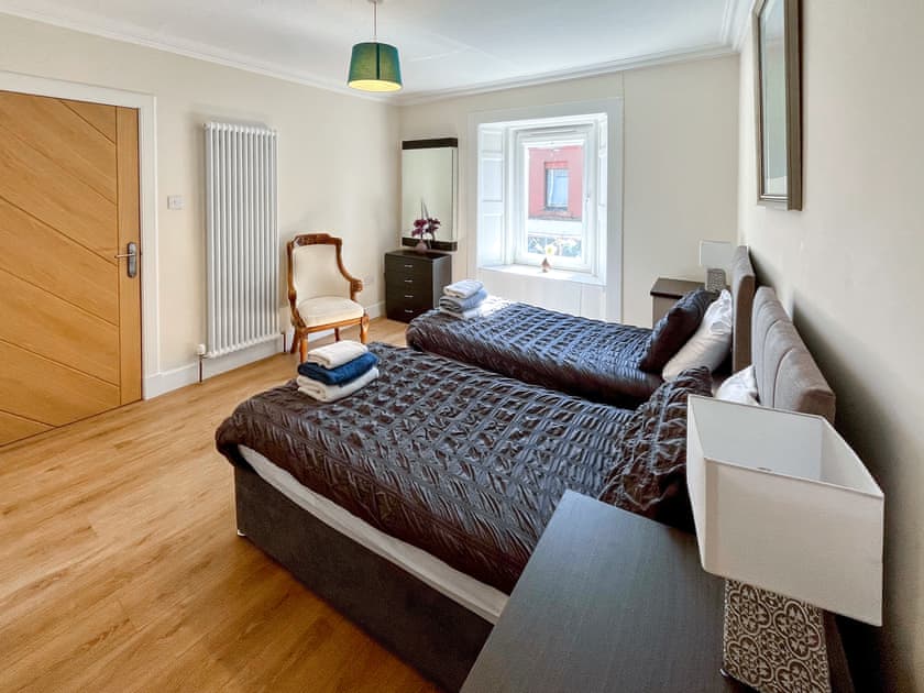 Twin bedroom | Struan House, Blairgowrie