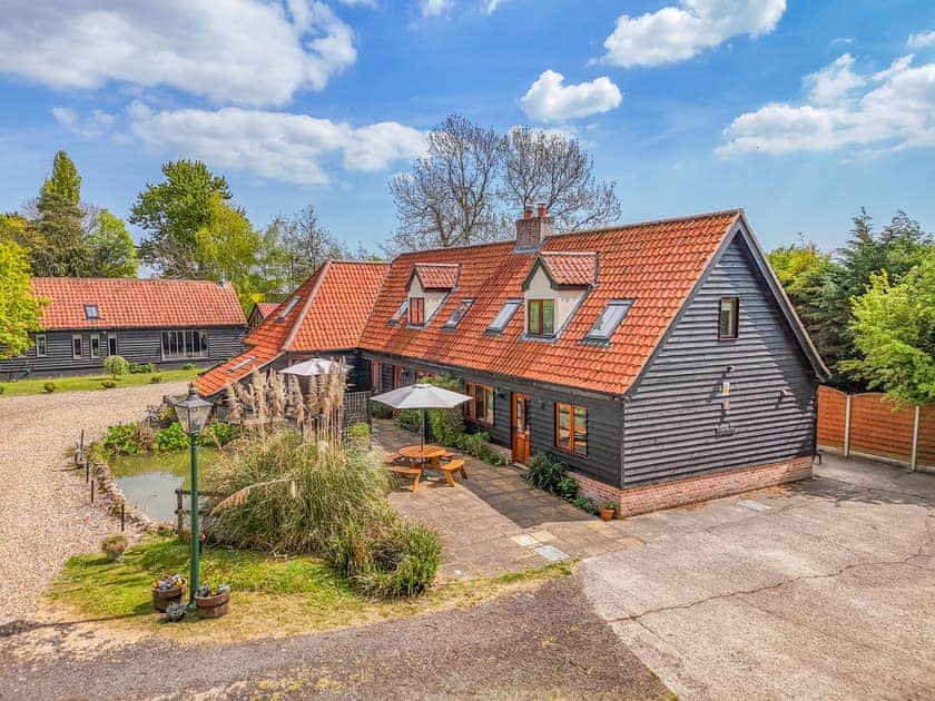 Exterior | Cedar - Chestnut Tree Barns, Ilketshall St Margaret near Bungay