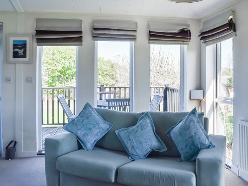 Open plan living space | Sunshine Lodge, Polperro