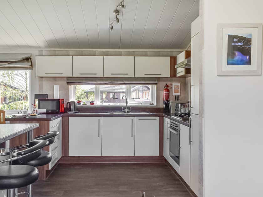 Open plan living space | Sunshine Lodge, Polperro