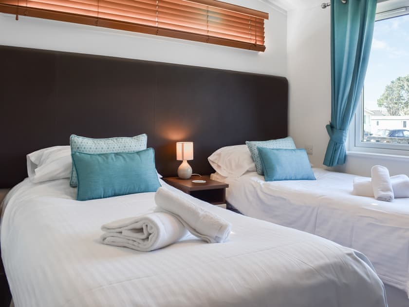 Twin bedroom | Sunshine Lodge, Polperro