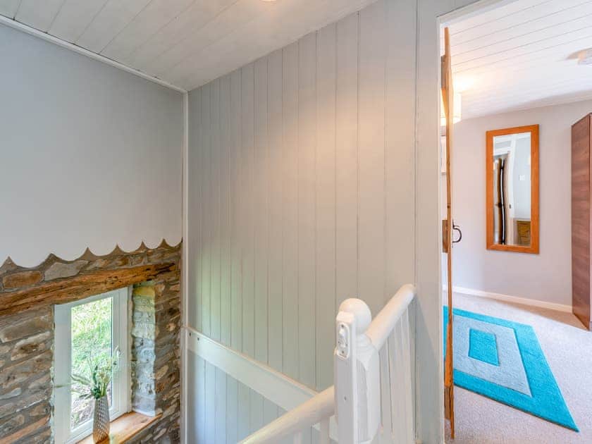 Interior | West Llwyn - Llwyn Holiday Cottages, Rhydowen