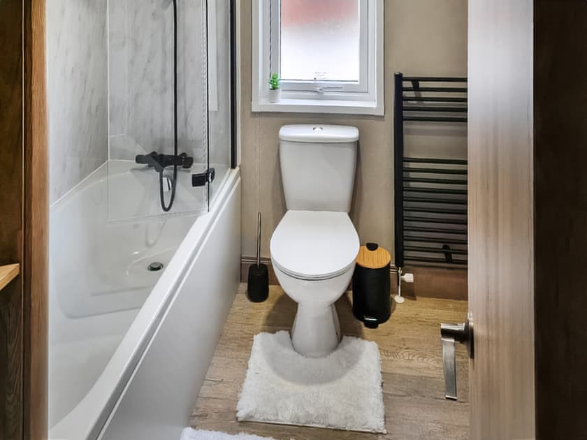 Bathroom | Hillfort Lodge, Llanrhystud