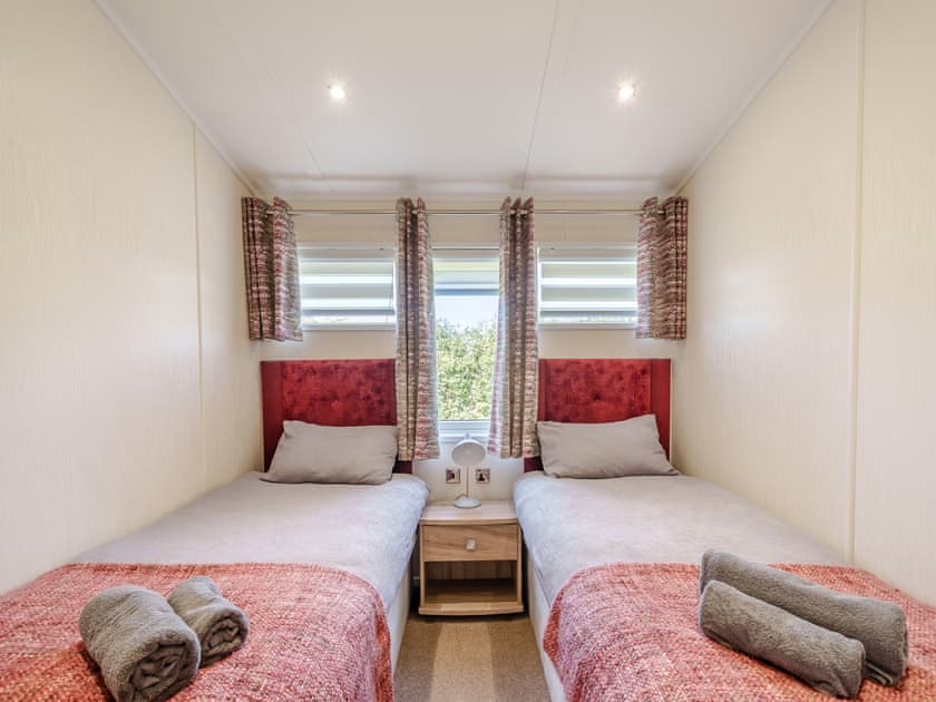 Twin bedroom | Red Robin - Longmead Country Escapes, Cheddar