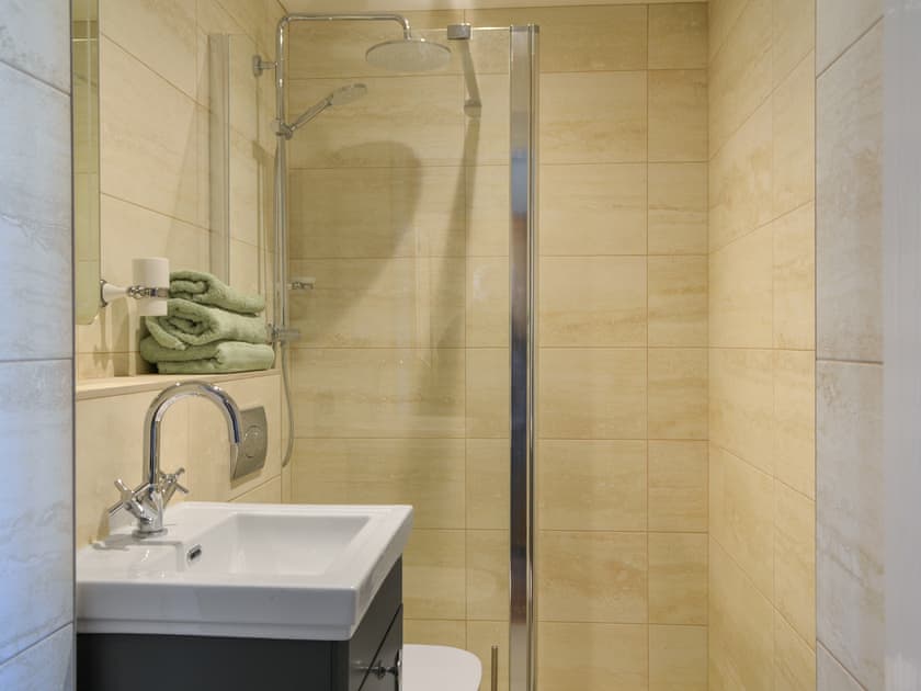 Bathroom | Metlands Farm Holidays- The Dairy - Metlands Farm Holidays, Bempton, near Bridlington