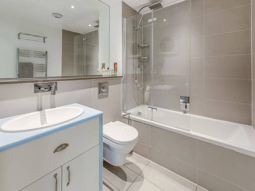 Bathroom | Penthouse 14 Oceangate, Newquay