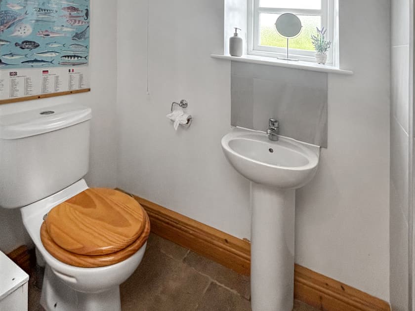 Shower room | Noddingway Cottage, Axbridge, Weare