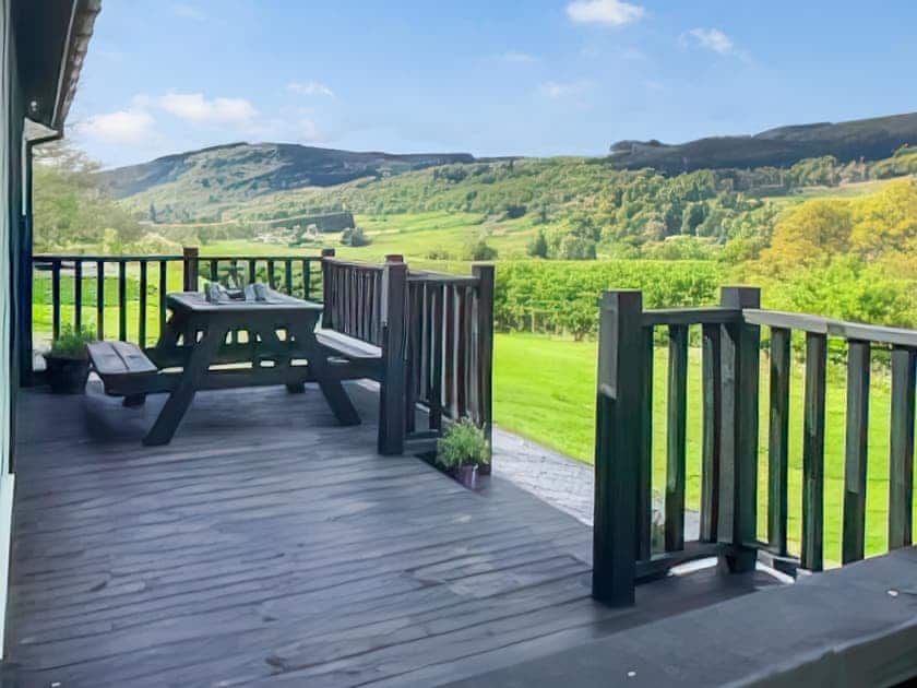 Decking | Tay Lodge, Aberfeldy