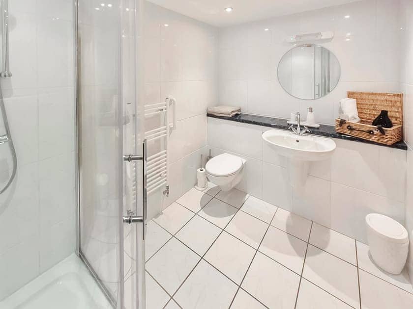 Bathroom | Poplars Cottage, Usk