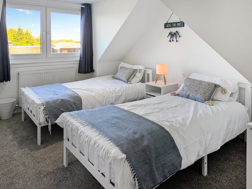 Twin bedroom | Torr Cottage, Dalrymple