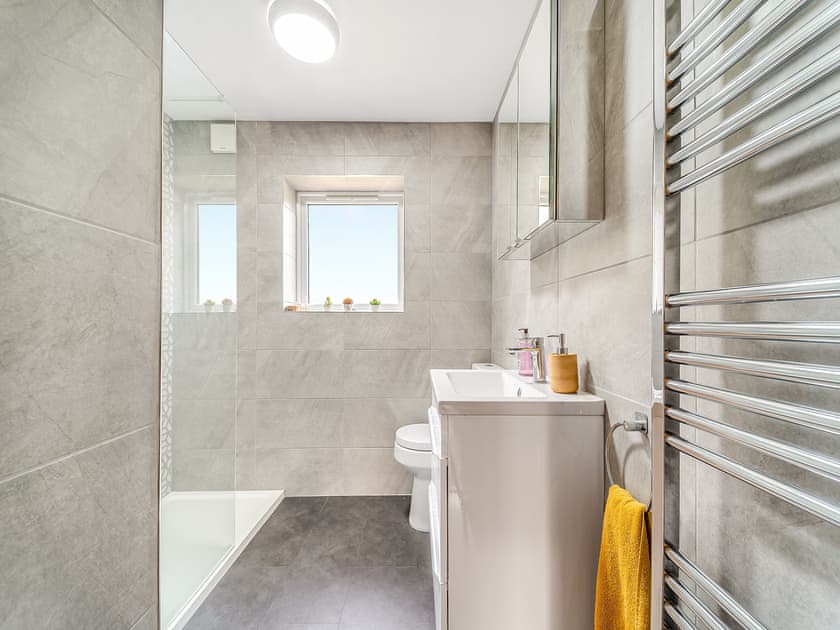 Bathroom | Torr Cottage, Dalrymple