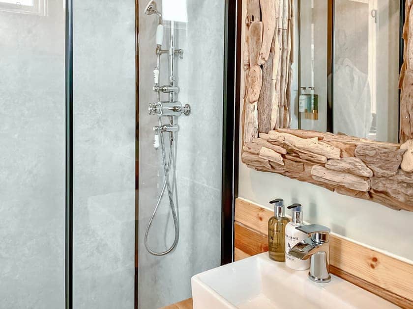 Shower room | Walkeridge Farm, Reading