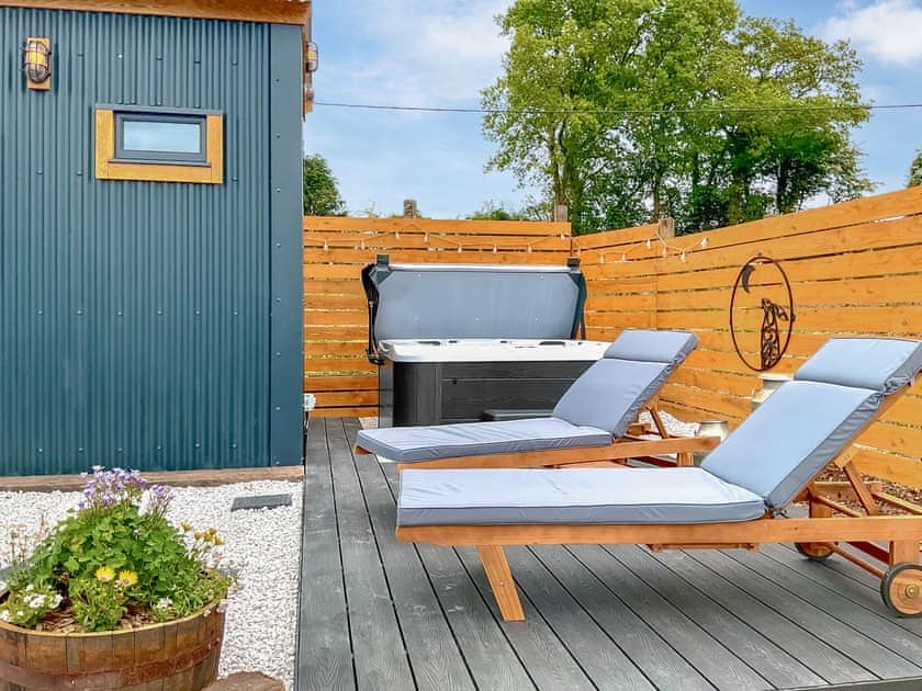 Decking | Walkeridge Farm, Reading