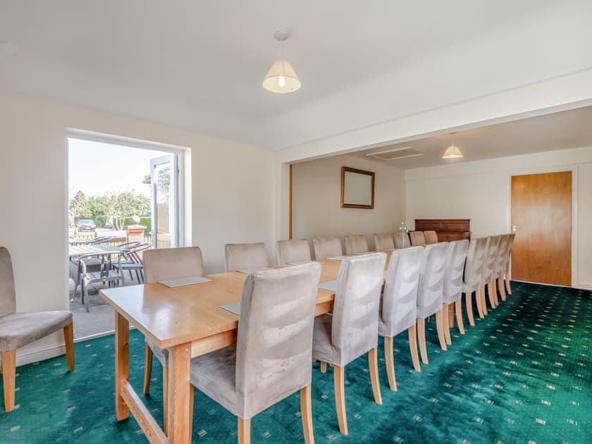 Dining room | The Hill Coachouse, Barrow-on-Trent