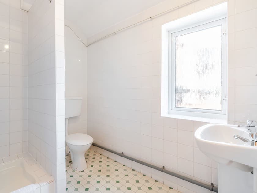 Bathroom | The Hill Coachouse, Barrow-on-Trent