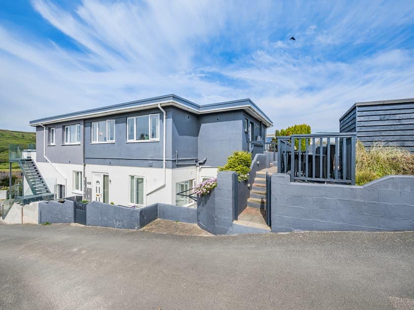 Exterior | Ocean Breeze - Bonnie View Beach Apartments, Holywell Bay