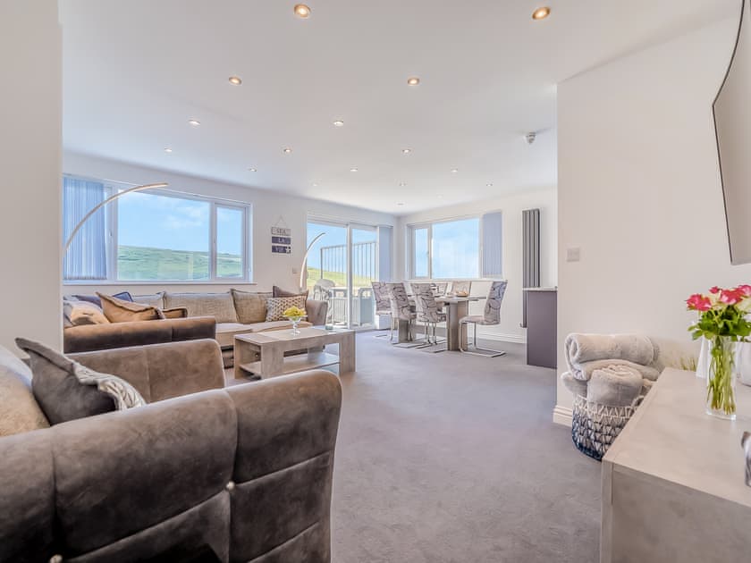 Open plan living space | Blue Horizons - Bonnie View Beach Apartments, Holywell Bay