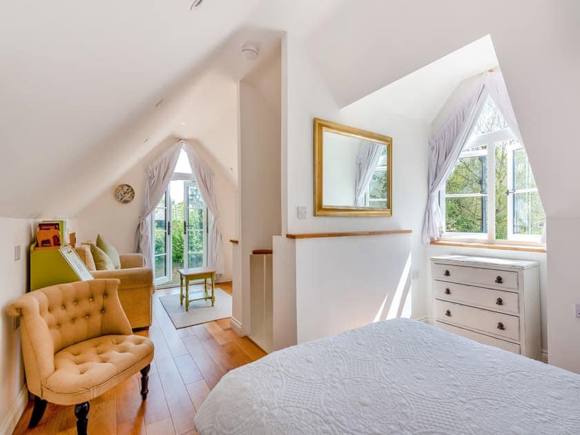 Double bedroom | Candlewick Cottage, Lower Heyford, near Oxford