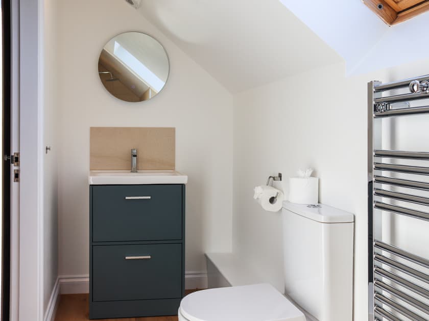 Bathroom | Erddyn - Sarn Faen Cottages, Tal-y-Bont, near Barmouth