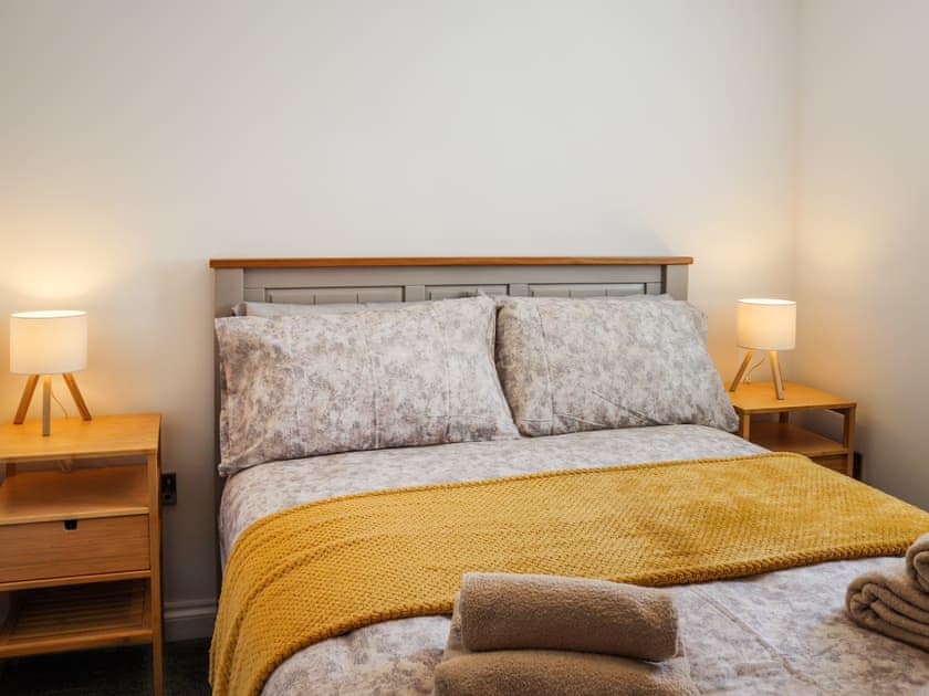 Double bedroom | Bodlyn - Sarn Faen Cottages, Tal-y-Bont, near Barmouth