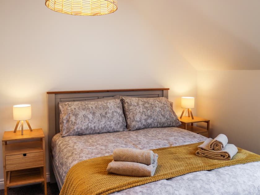 Double bedroom | Bodlyn - Sarn Faen Cottages, Tal-y-Bont, near Barmouth