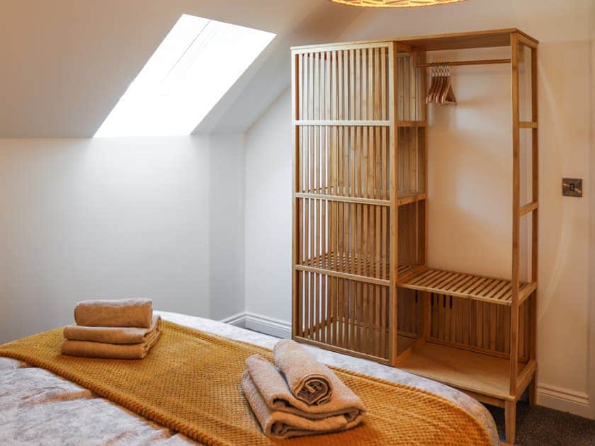 Double bedroom | Bodlyn - Sarn Faen Cottages, Tal-y-Bont, near Barmouth