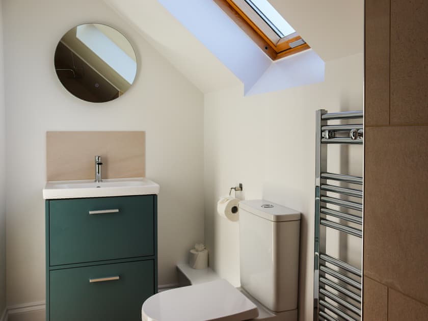 Bathroom | Bodlyn - Sarn Faen Cottages, Tal-y-Bont, near Barmouth
