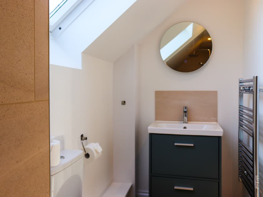 Bathroom | Bodlyn - Sarn Faen Cottages, Tal-y-Bont, near Barmouth