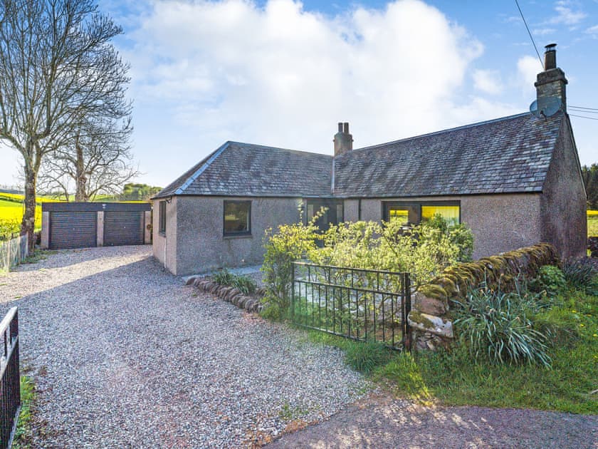 Exterior | Newbigging Farm Cottage, Auchterarder