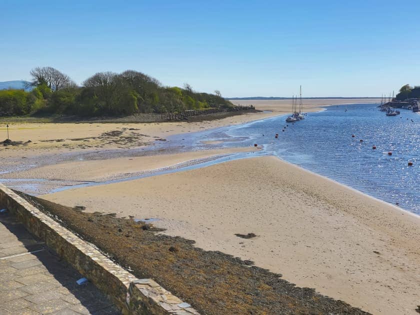 Surrounding area | Island Views, Porthmadog