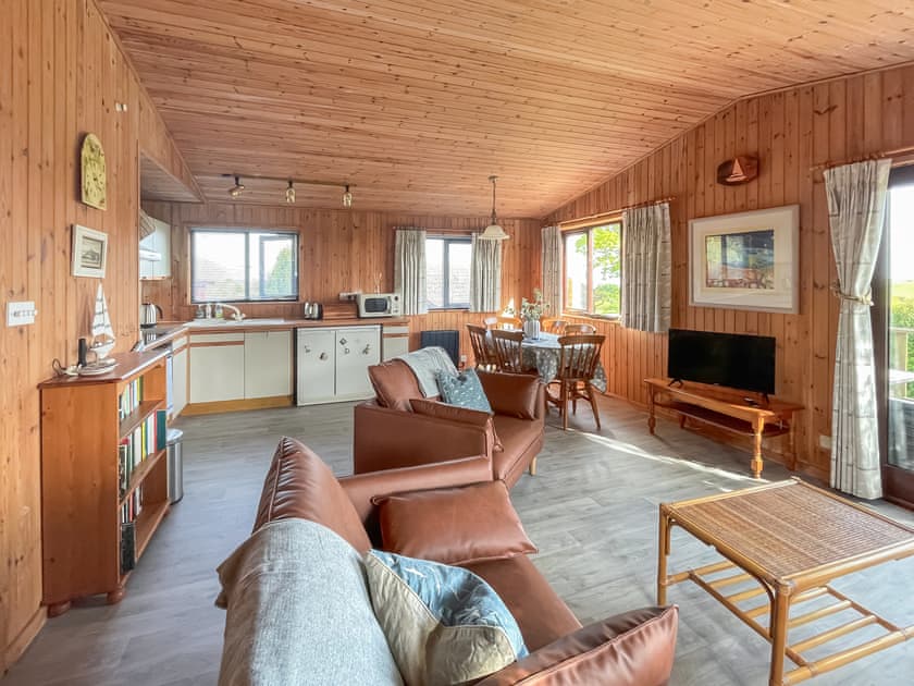 Open plan living space | The Hut Hotel, Portscatho