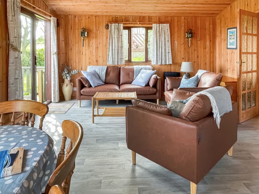 Open plan living space | The Hut Hotel, Portscatho