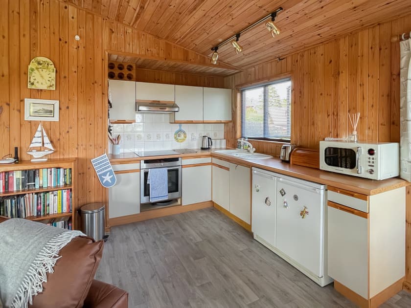 Open plan living space | The Hut Hotel, Portscatho