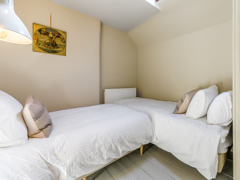 Twin bedroom | 3 Legged Duck Cottage, Ystrad Meurig