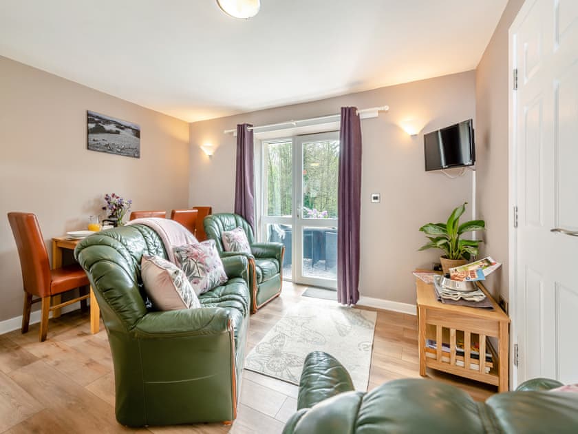 Living room/dining room | Owl Cottage - Maesydderwen Holiday Cottages, Llandeilo