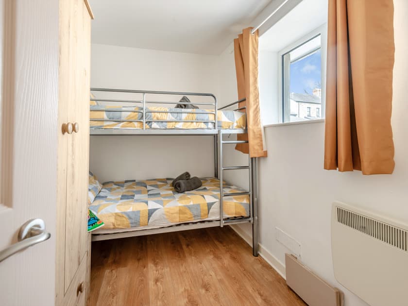 Bunk bedroom | Owl Cottage - Maesydderwen Holiday Cottages, Llandeilo