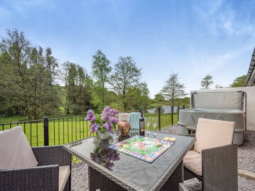 Outdoor area | Owl Cottage - Maesydderwen Holiday Cottages, Llandeilo
