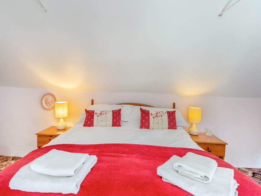 Double bedroom | Little Thatch, Netherbury, near Beaminster