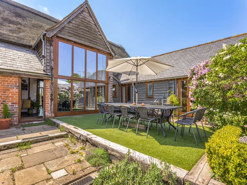 Outdoor eating area | Liston Hall Barn, Gosfield