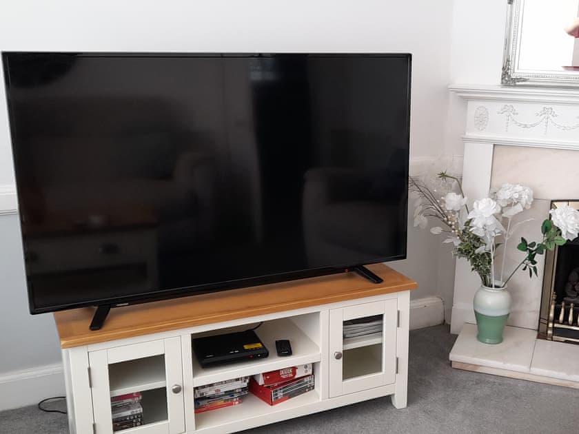 58 smart TV with Netflix and Disney channel subscription | Lilac Villa, Skegness