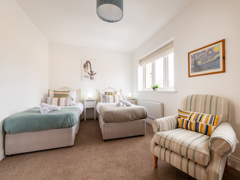 Twin bedroom | Claremont, Whitby