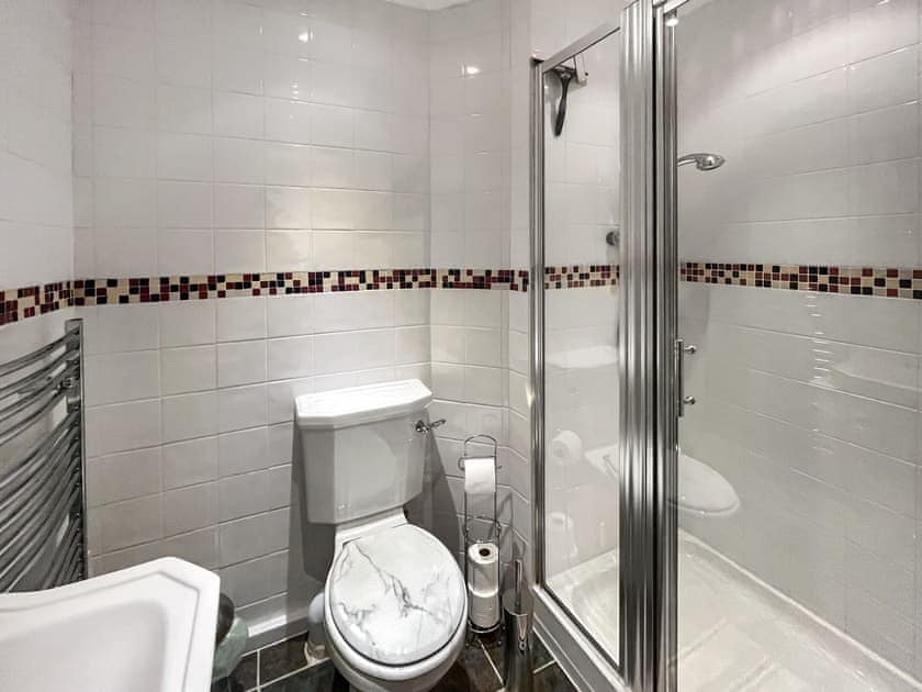 Bathroom | Broadlea, North Green