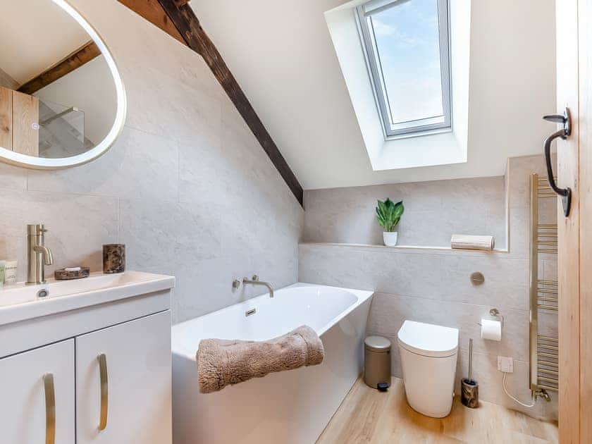 Bathroom | Haystack Haven - Carr View Farm, Hope Valley